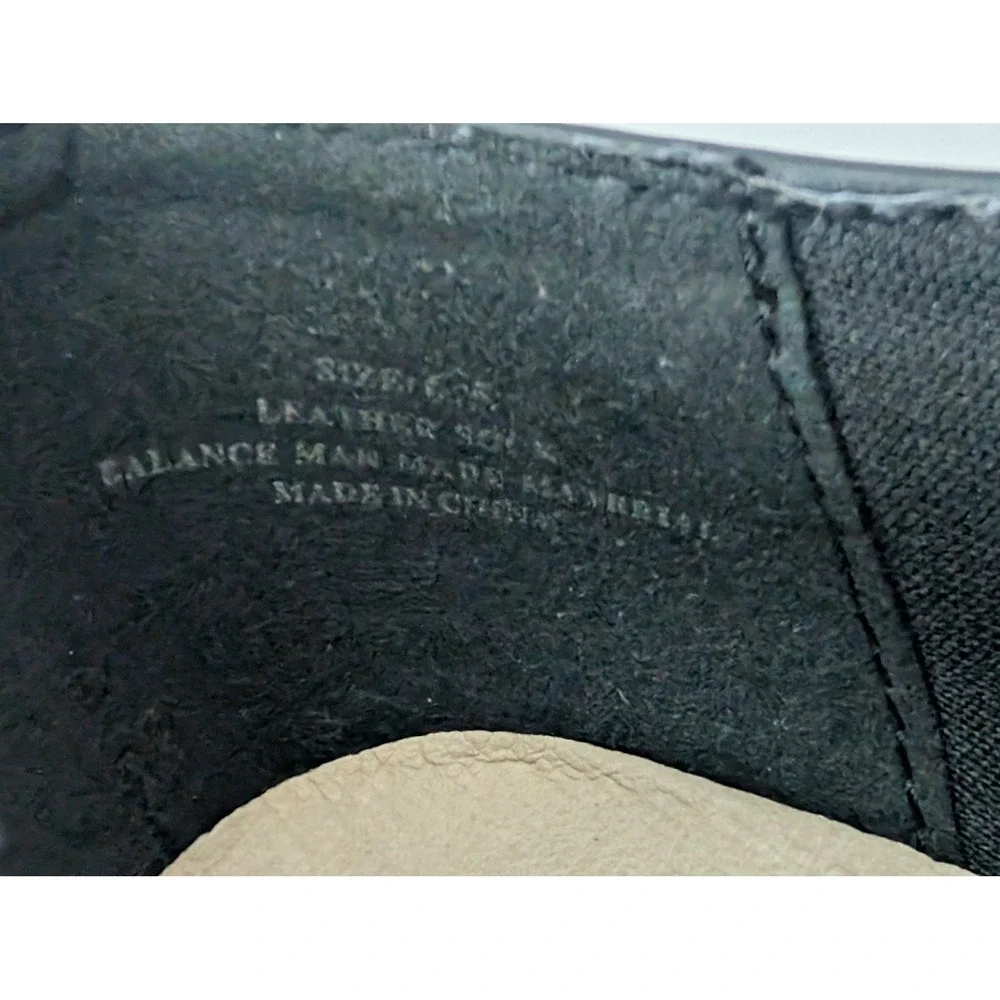 Restricted lace up
