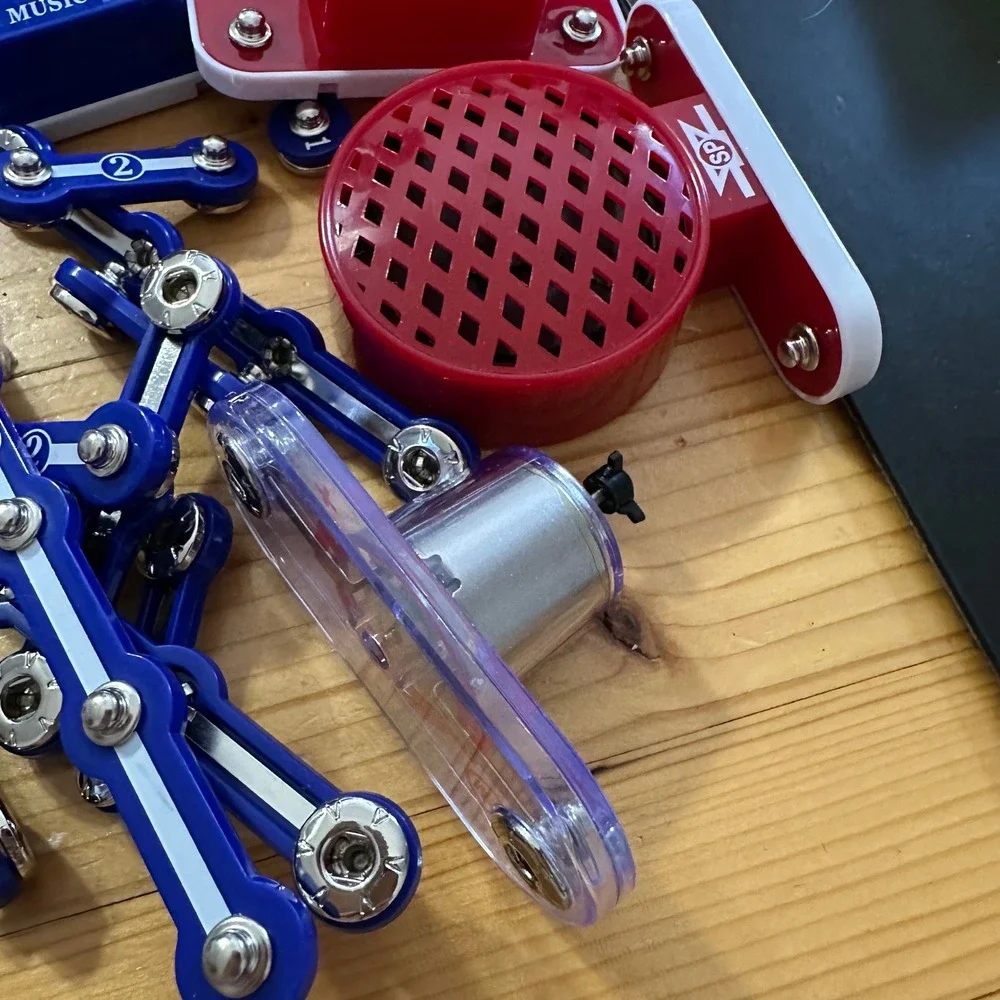 Snap Circuits snap circuits