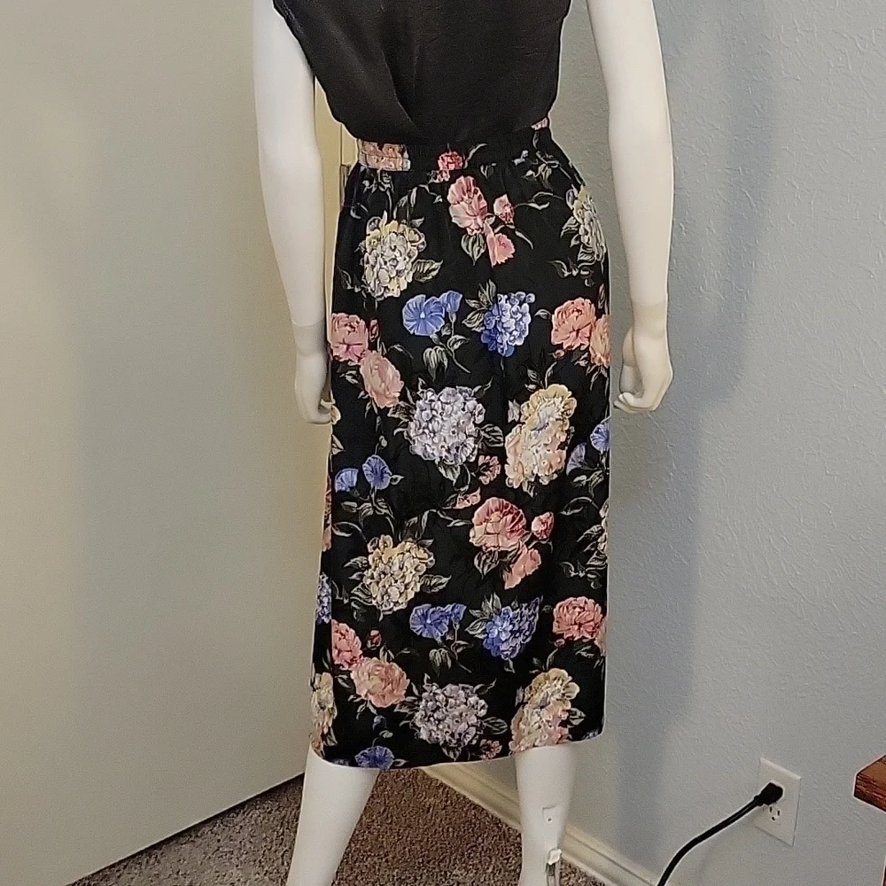 Leslie Fay has pockets