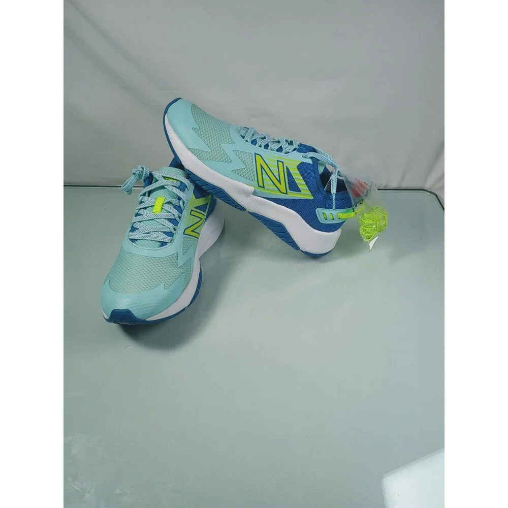 New Balance product pair