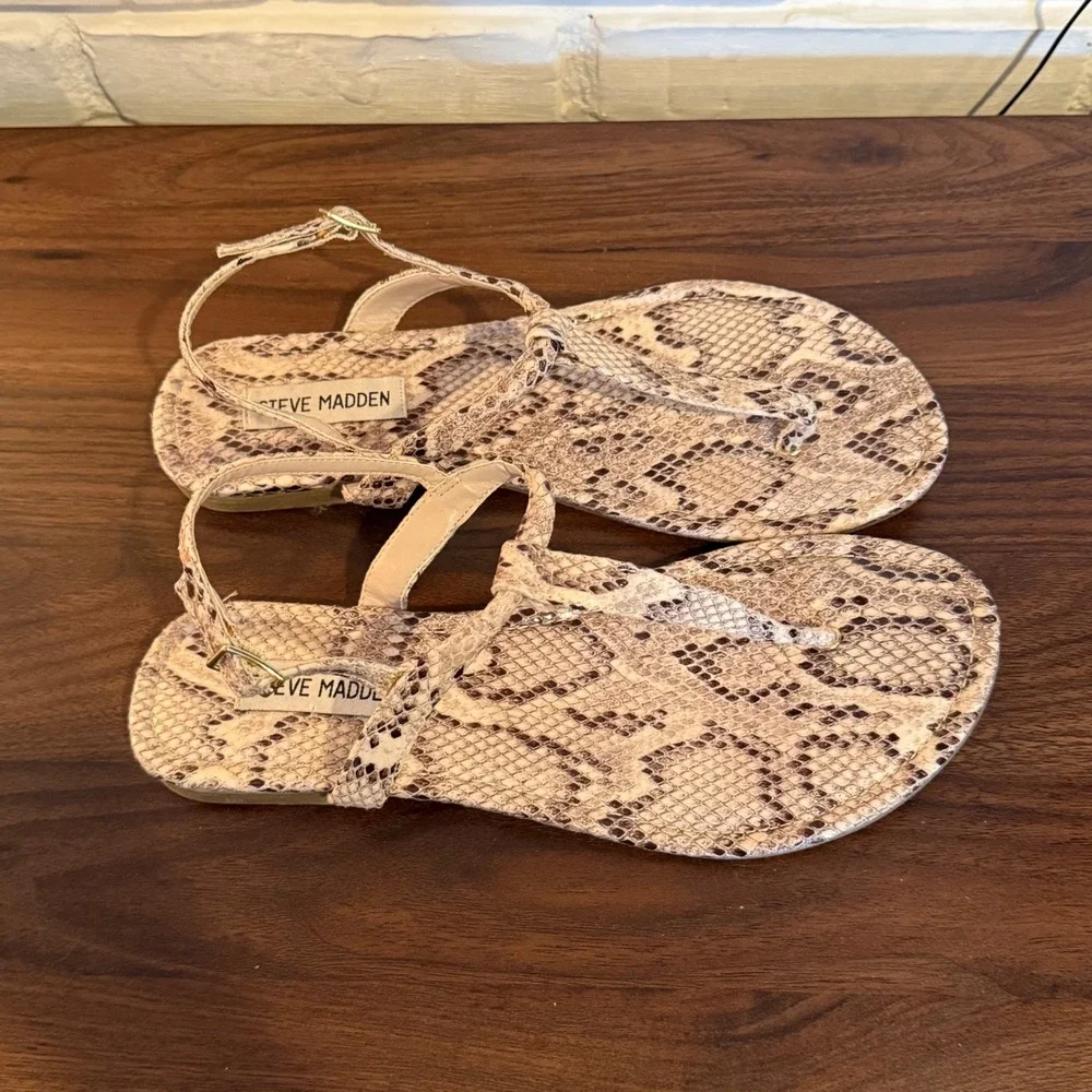 Steve Madden round black