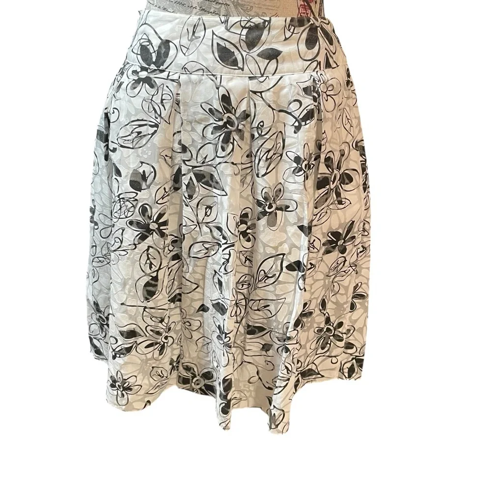 Sunny Leigh chic line