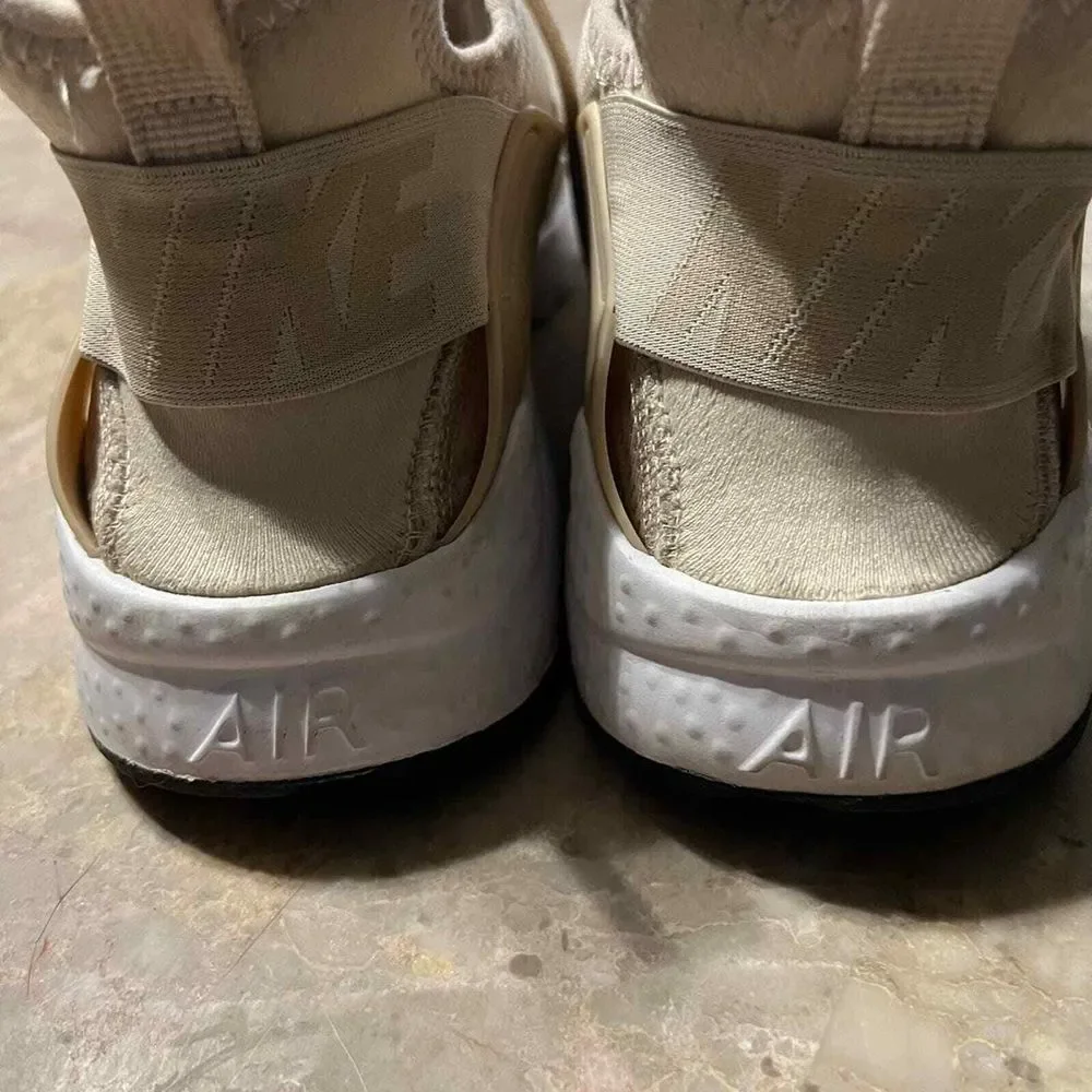 Nike women's‎ huaraches size 8.5