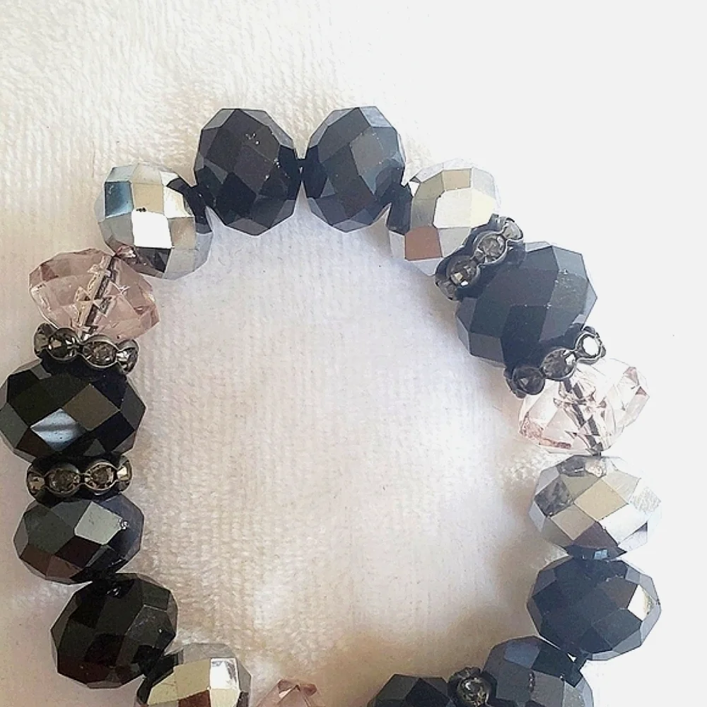 Fashion Crystal Silver tone and Black Bracelet. 🌴