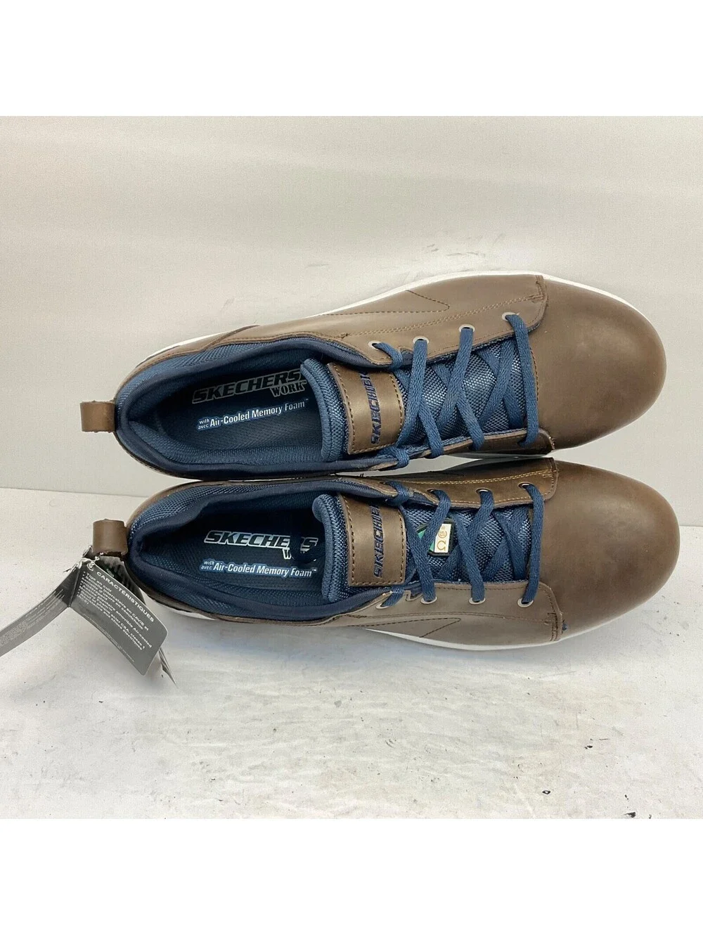 Skechers new without