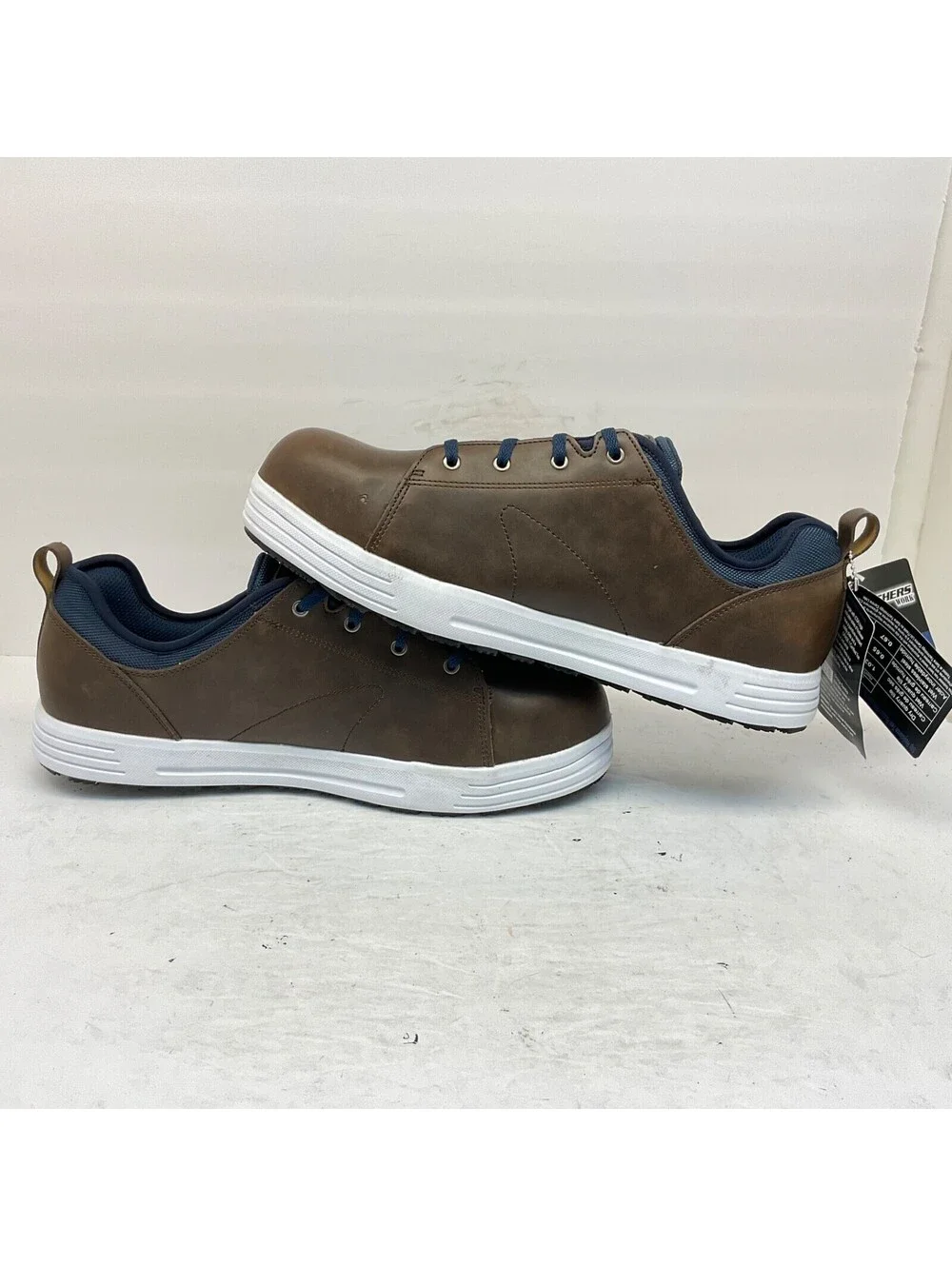 Skechers new without