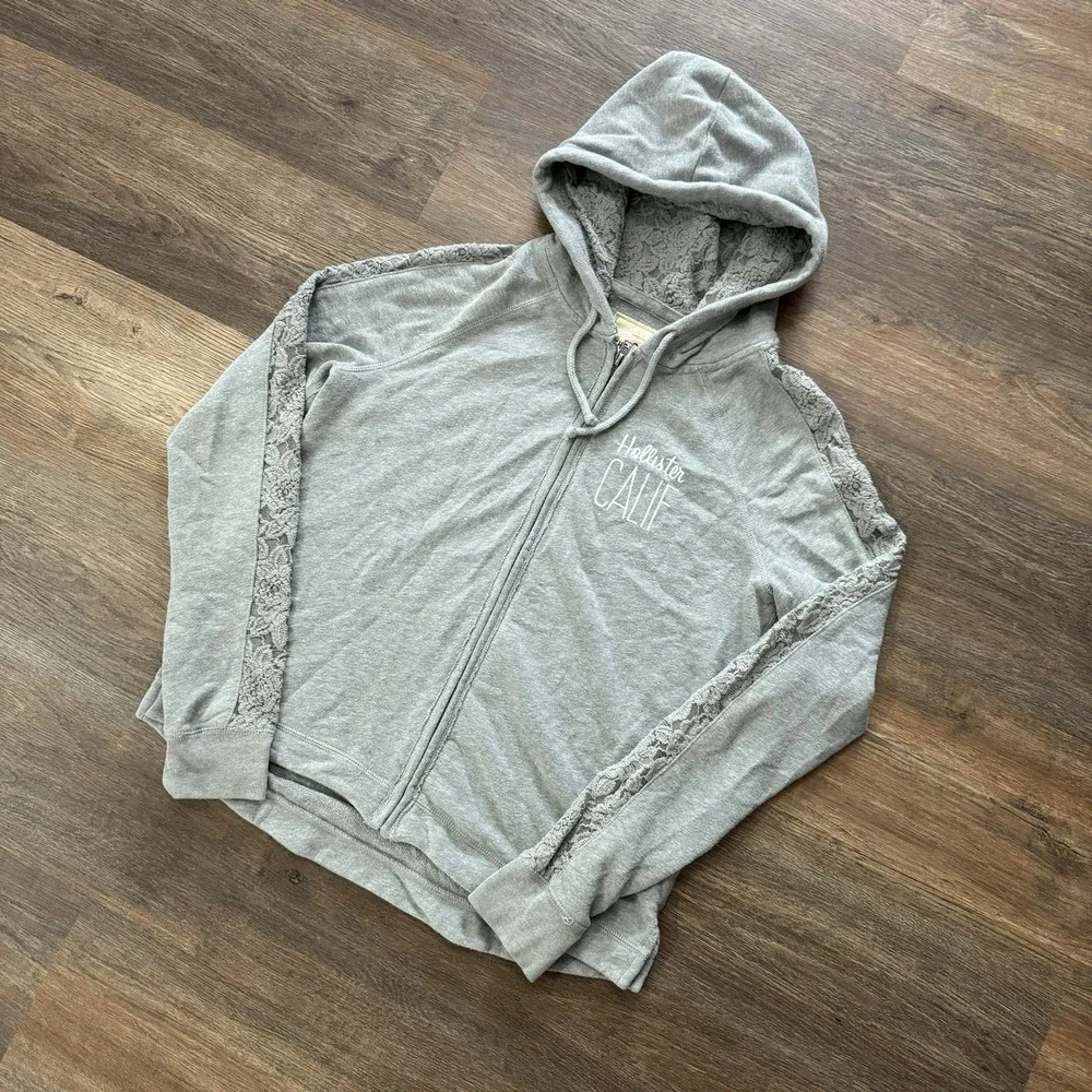 Hollister this see piece