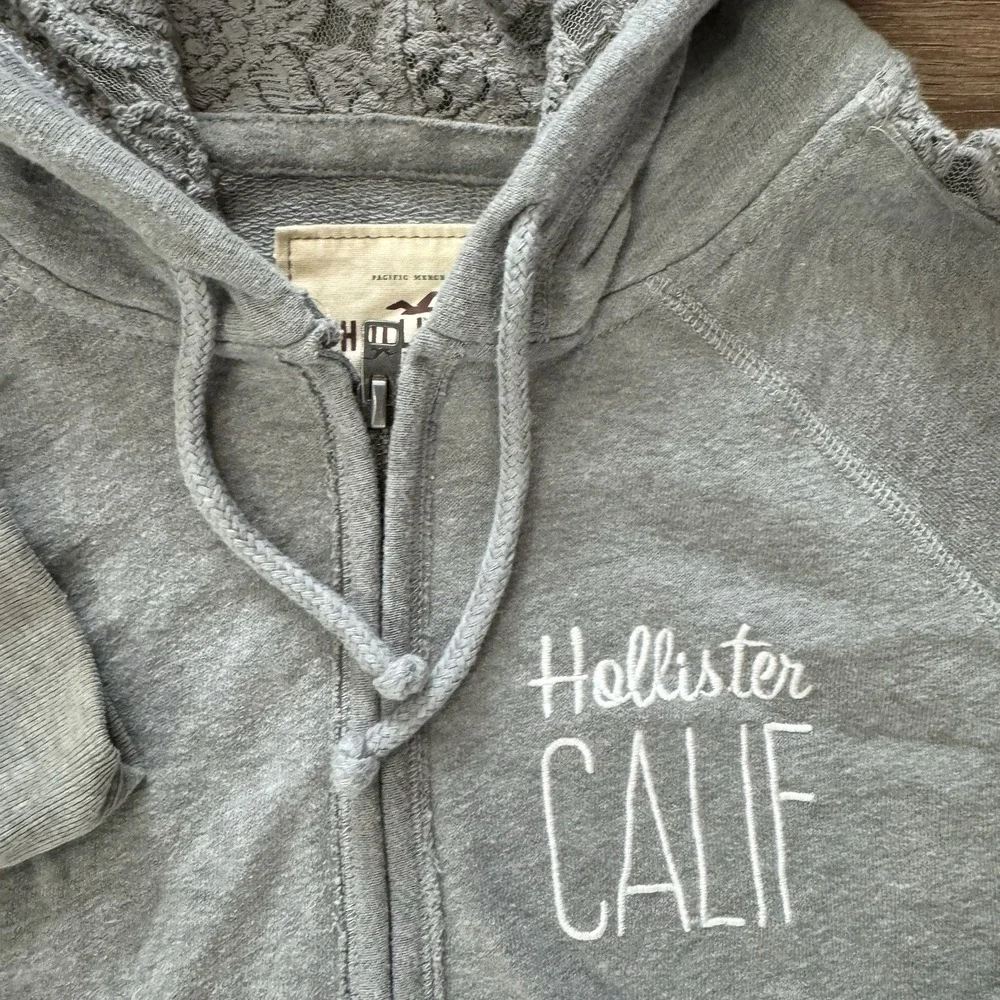 Hollister exact message