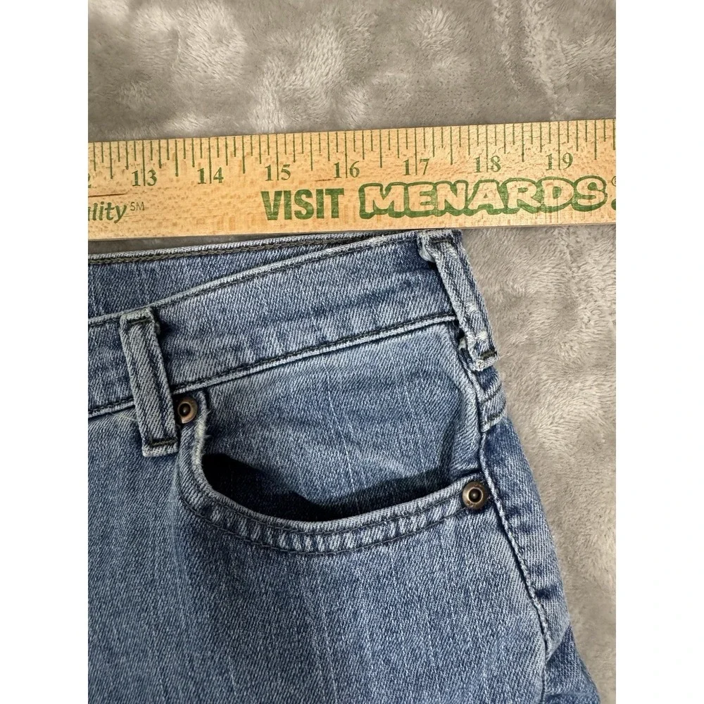Lee actual size