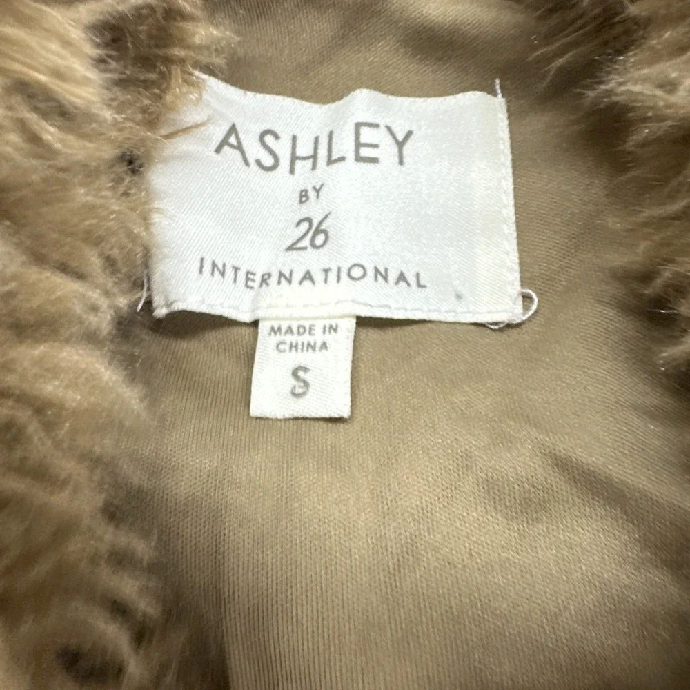 Ashley By 26 International measurements chest