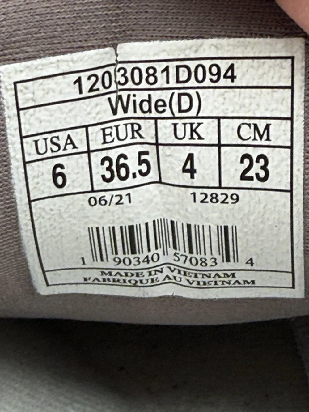 Brooks Addiction WLK Women’s Size 6D Gray Athletic Walking Sneakers Shoes