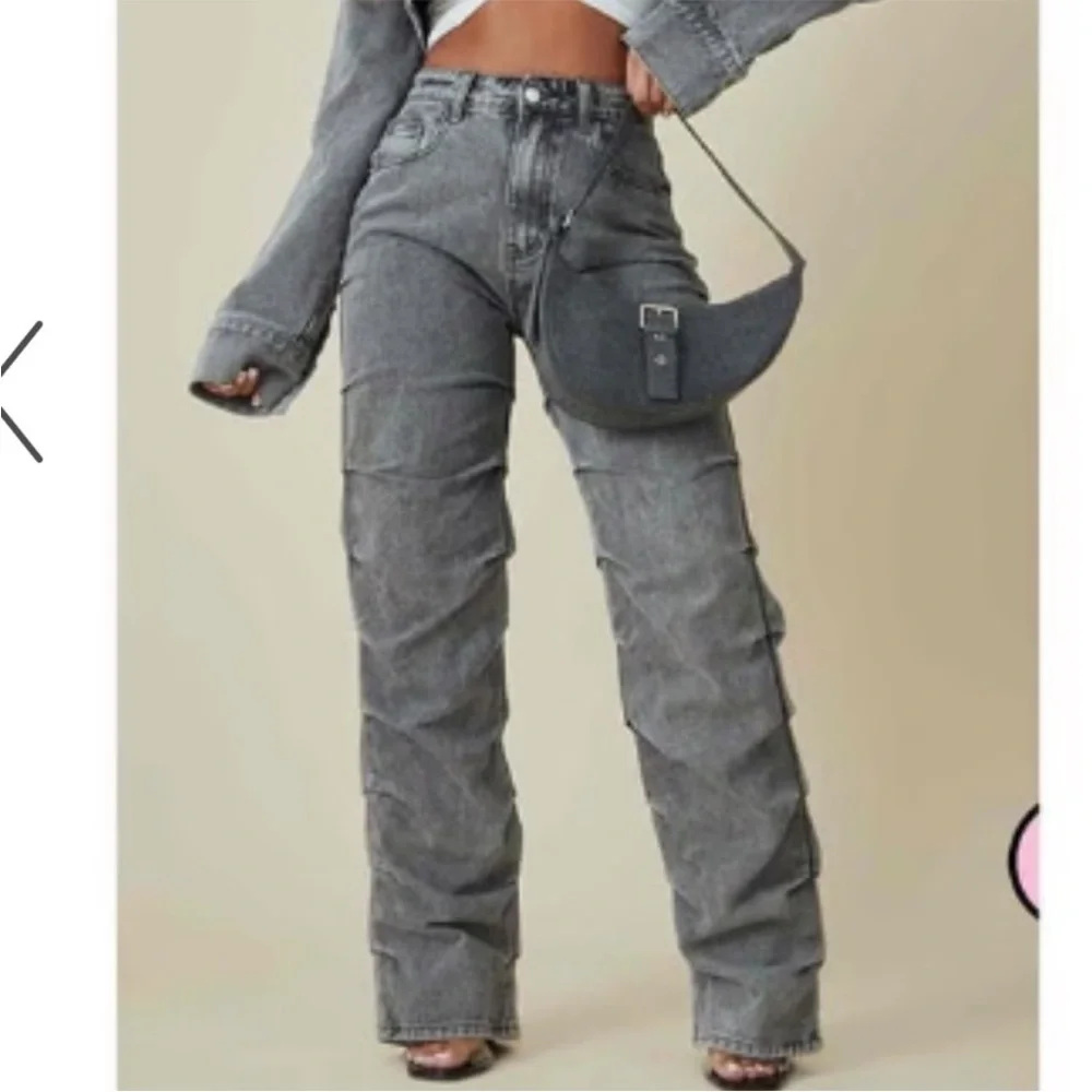 PrettyLittleThing Gray‎ Washed Straight Leg Jeans