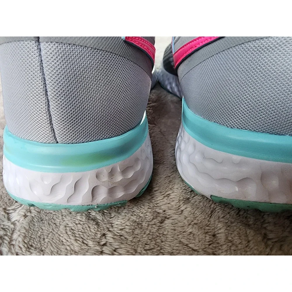 Nike revolution running