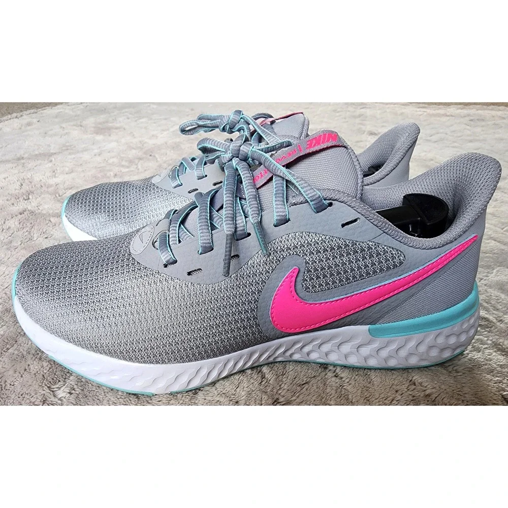 Nike revolution running