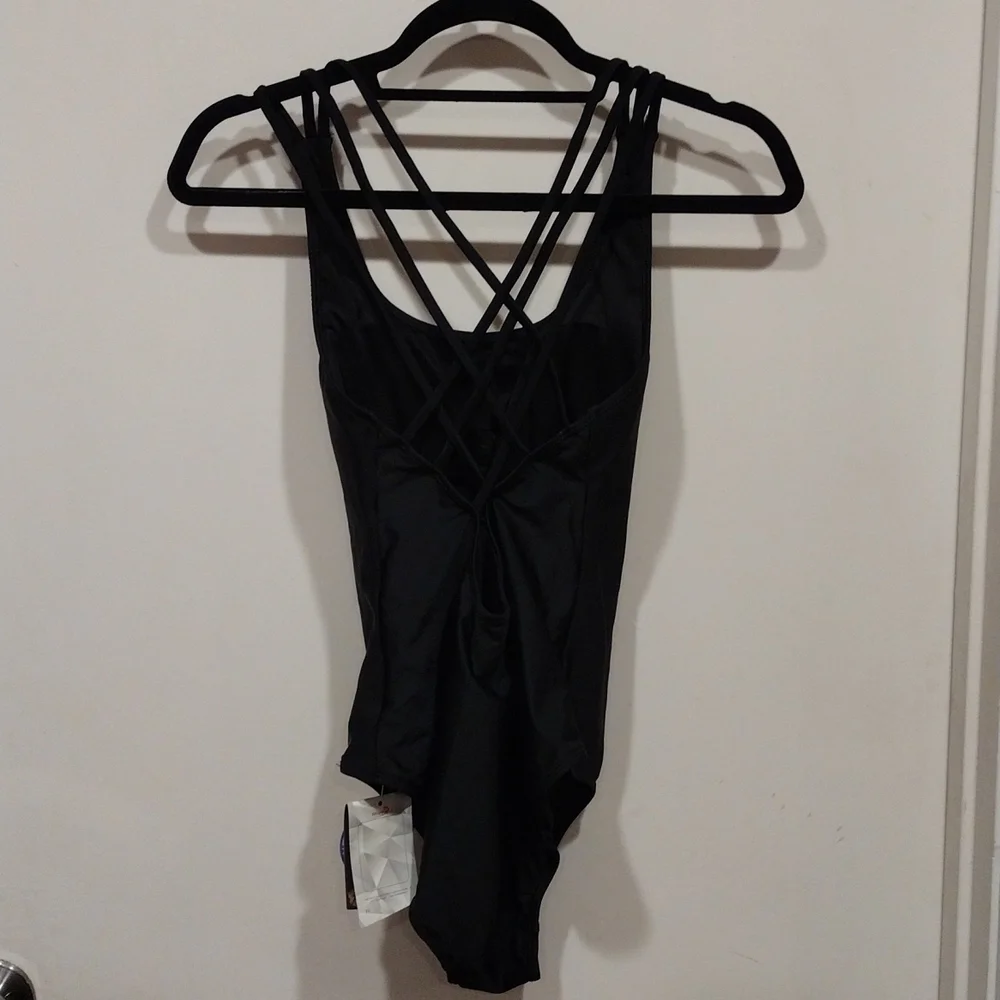Baleaf here nwt