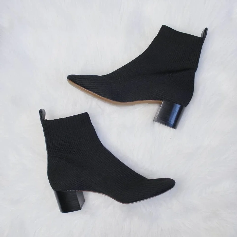 Everlane foot streamlined