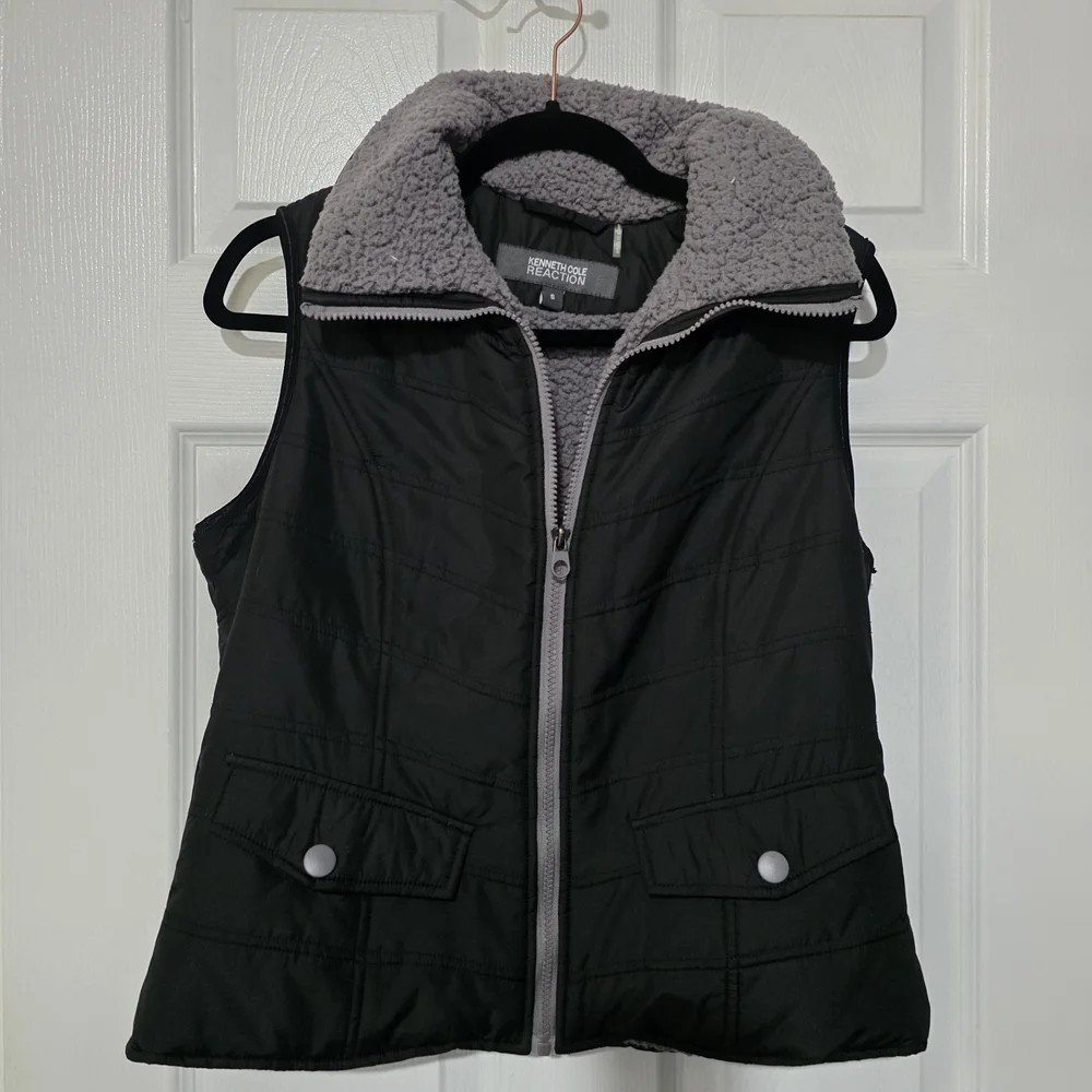 Kenneth Cole Black Quilted Vest with Gray Lining