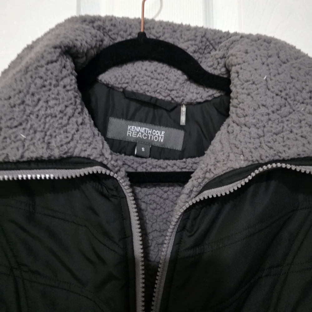Kenneth Cole stylish quilted