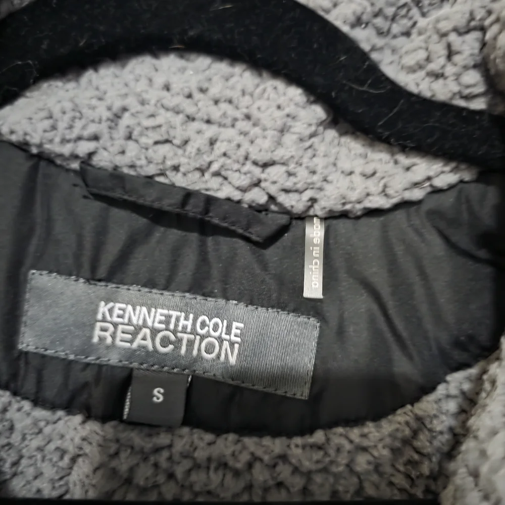 Kenneth Cole stylish quilted