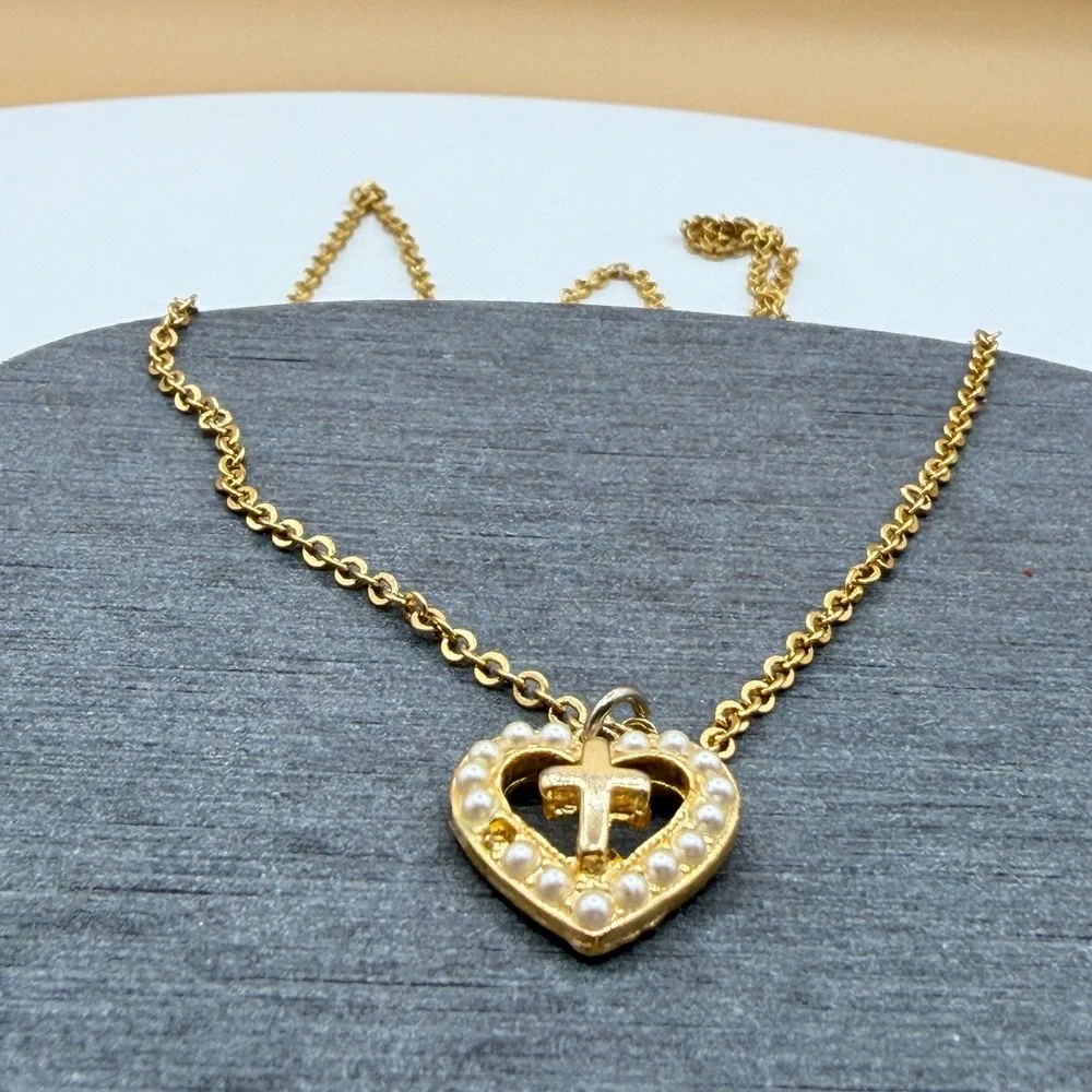 N/A charming gold
