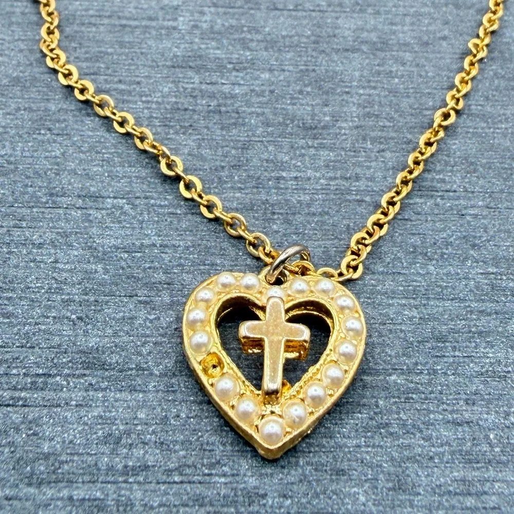 N/A charming gold