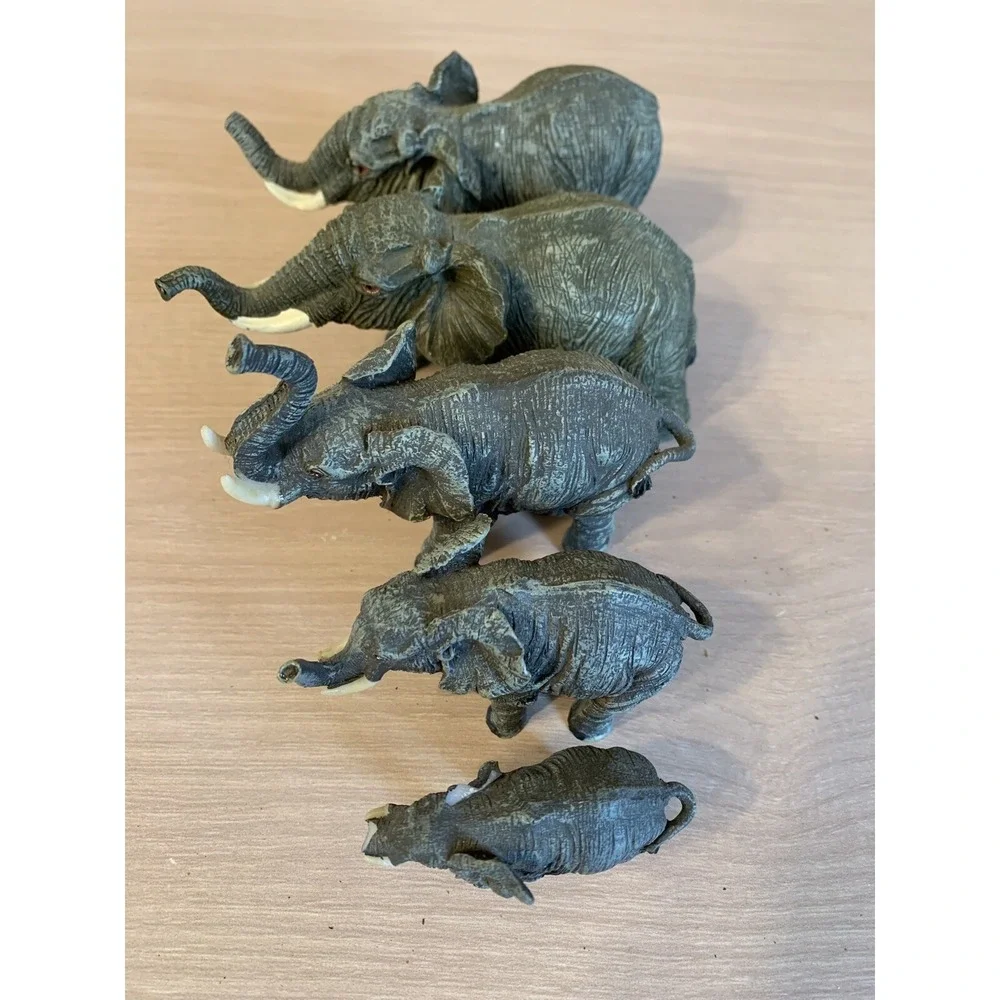 Unbranded generations elephant