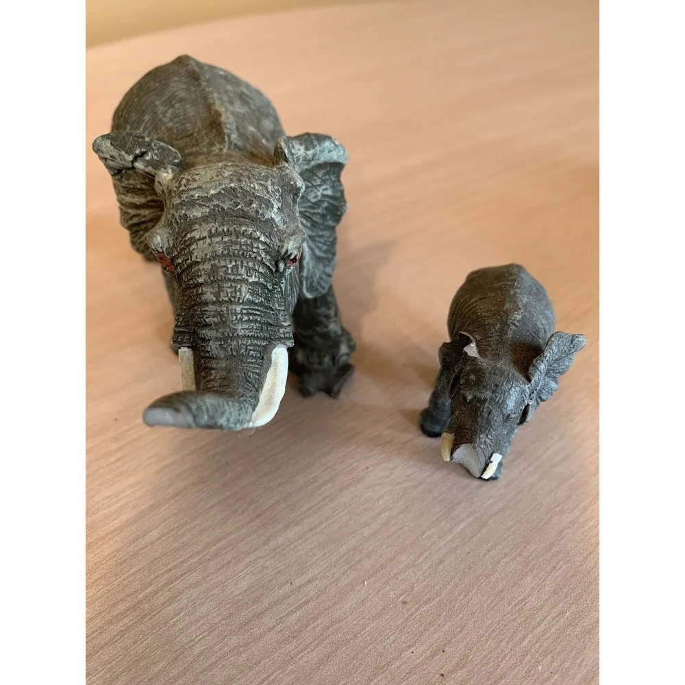 Unbranded generations elephant