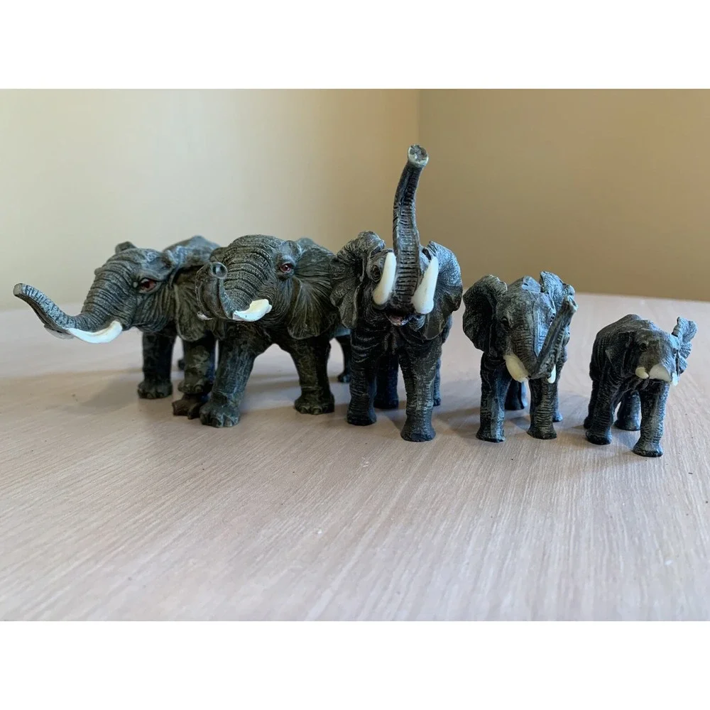 Unbranded generations elephant