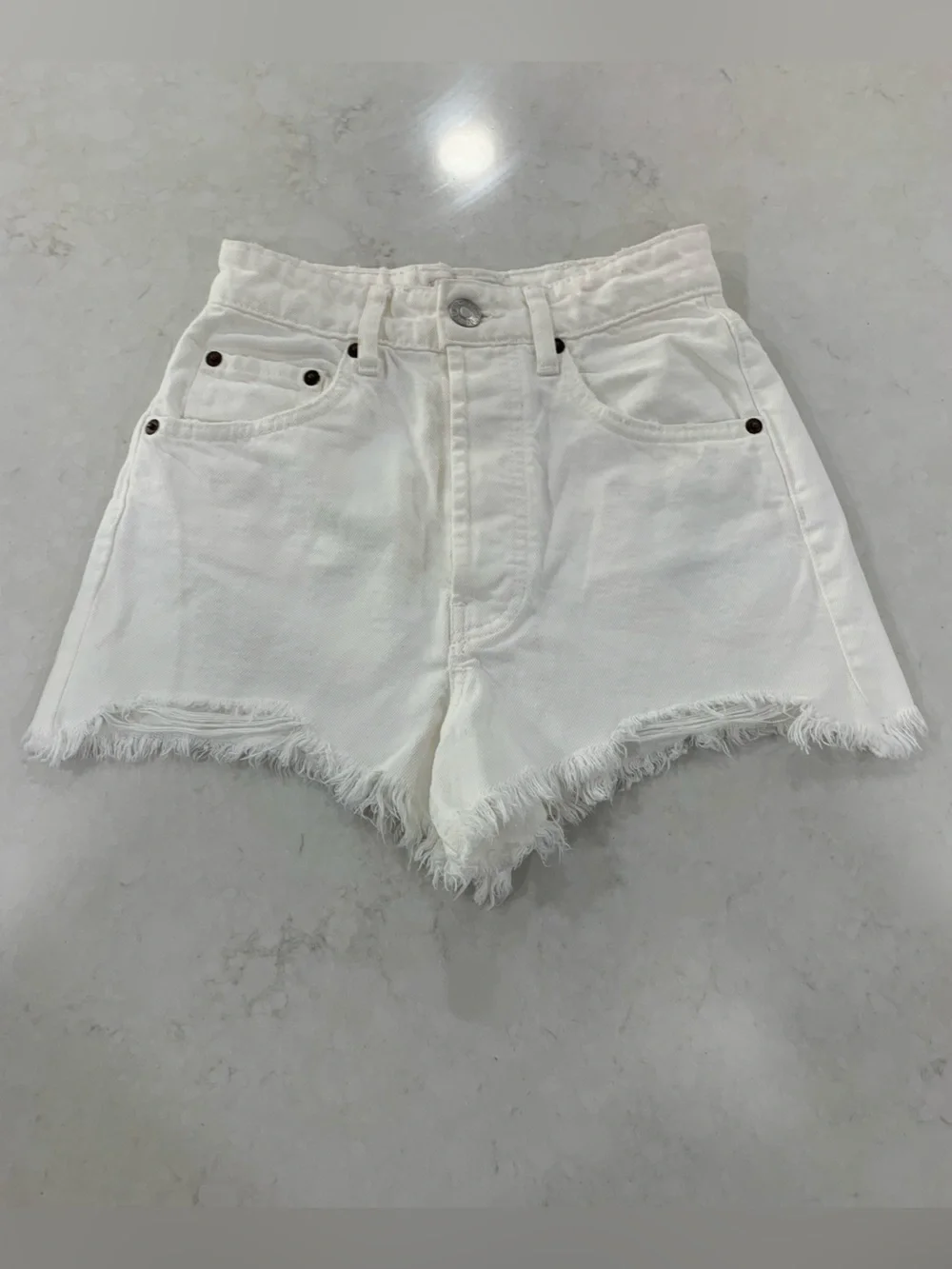 Zara White Frayed High-Waist Denim Shorts