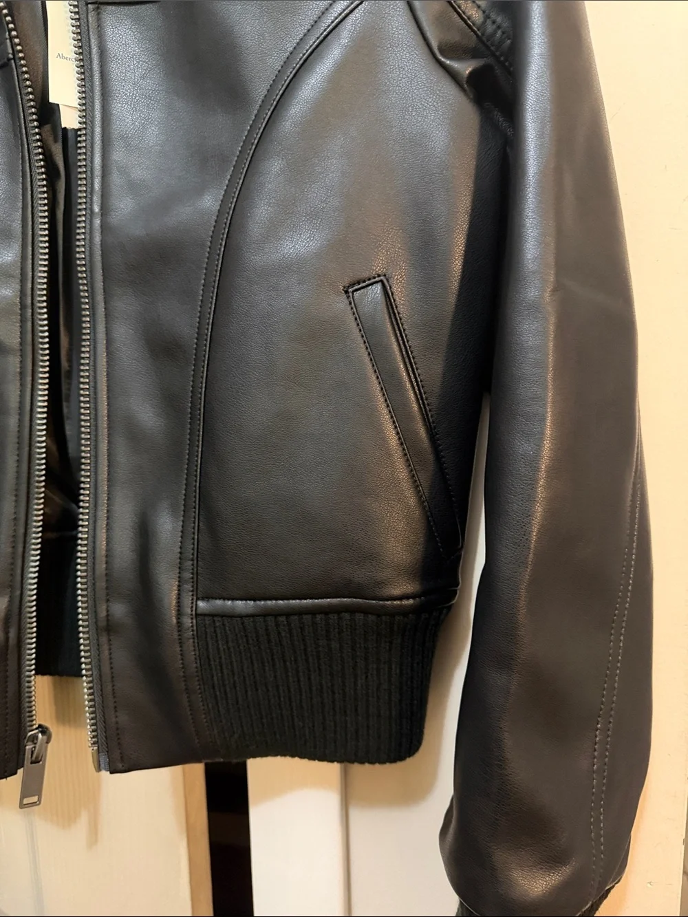 Abercrombie & Fitch sleek faux