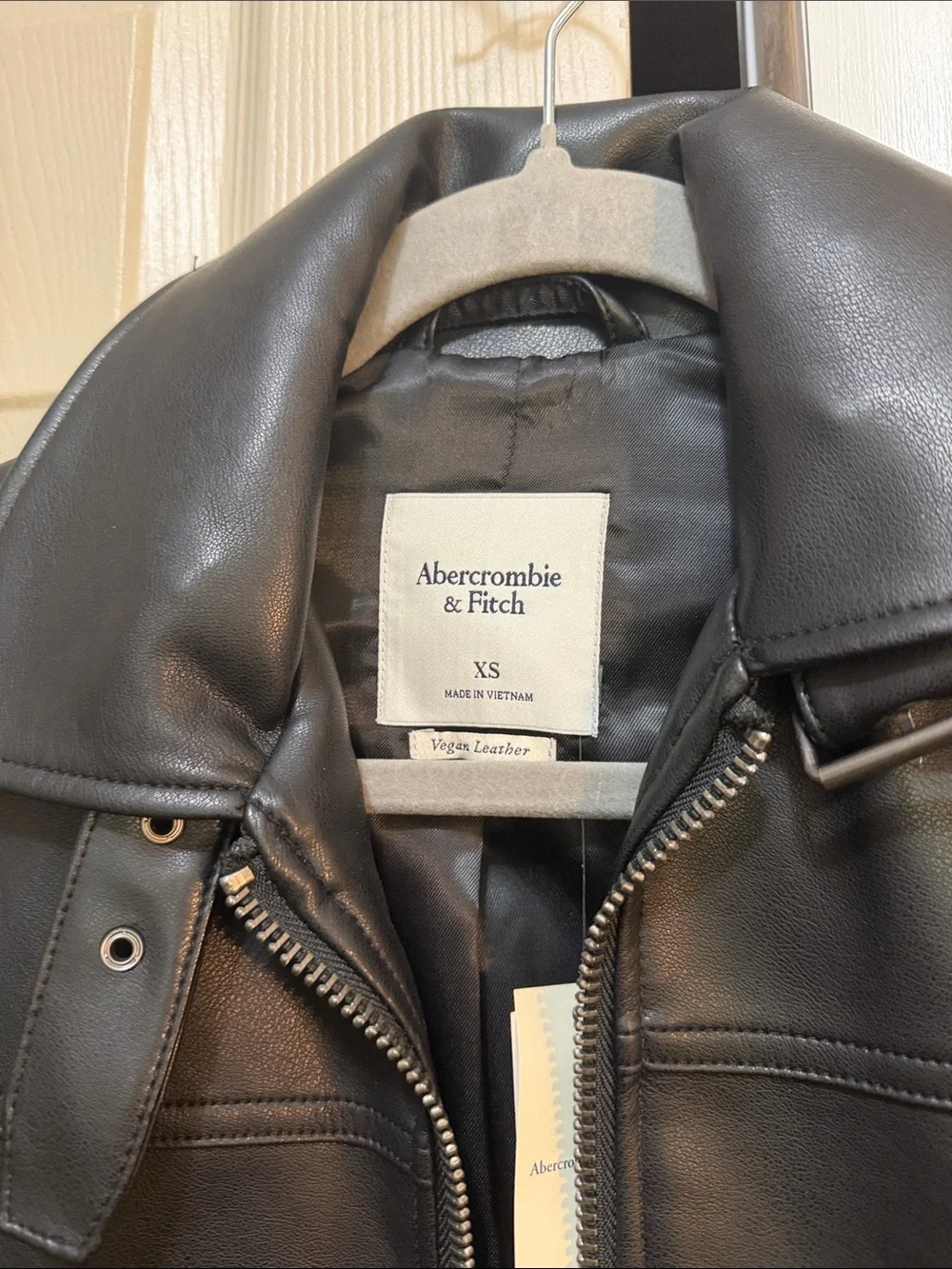 Abercrombie & Fitch sleek faux