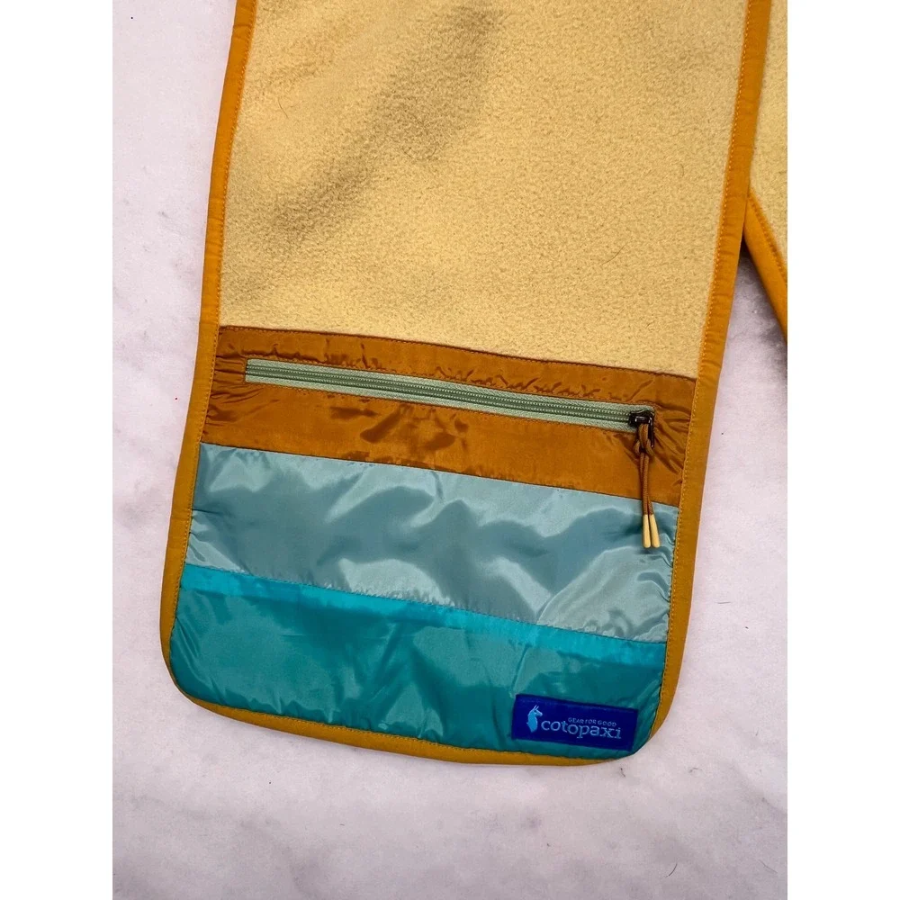 cotopaxi fleece scarf