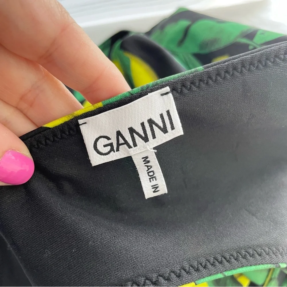 Ganni self 78%