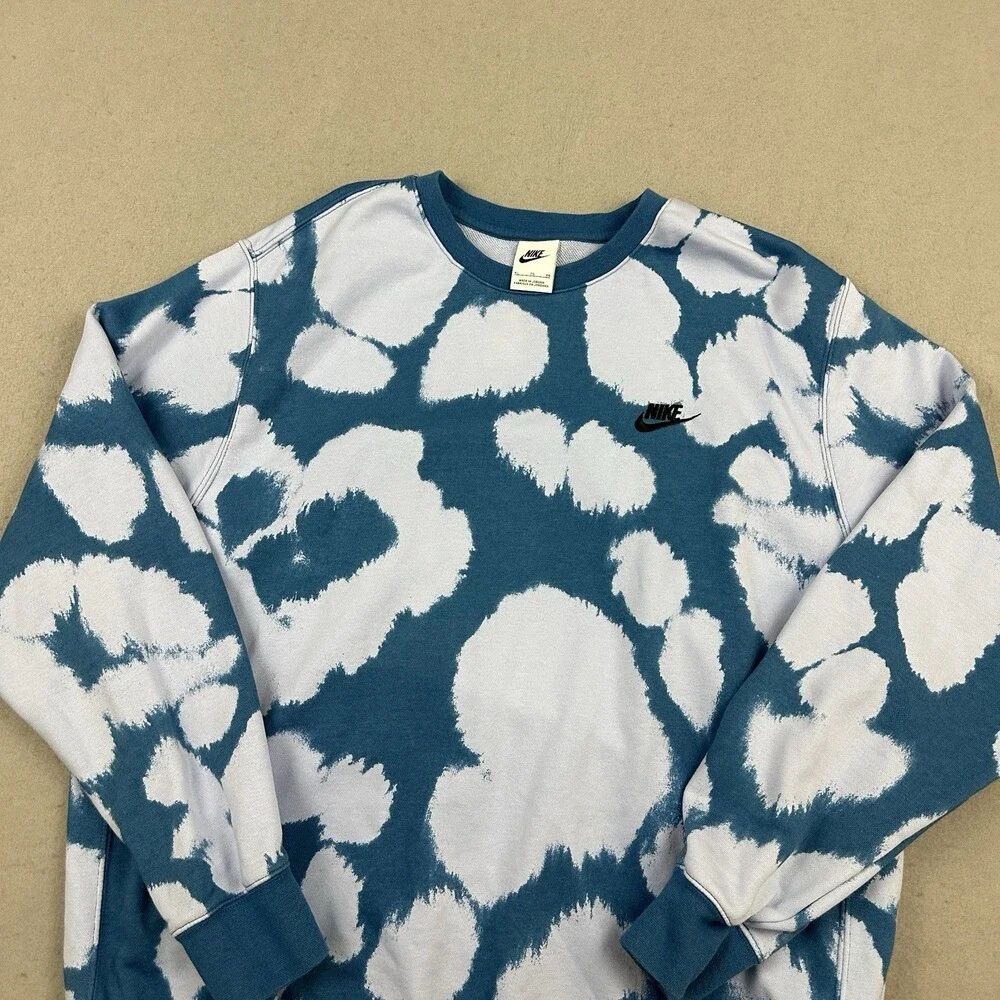 Nike sweatshirt size
