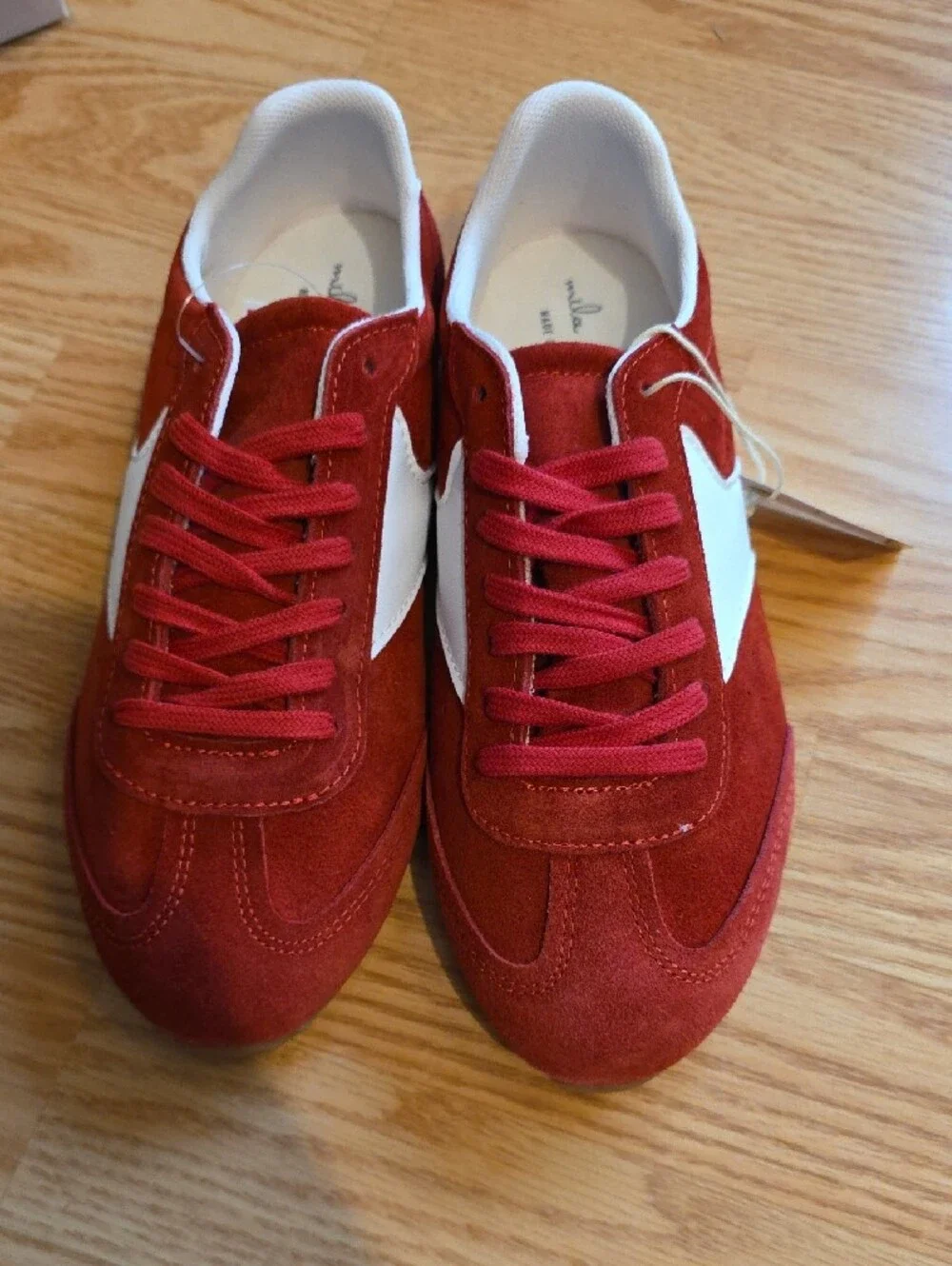 Mila Paoli stylish red