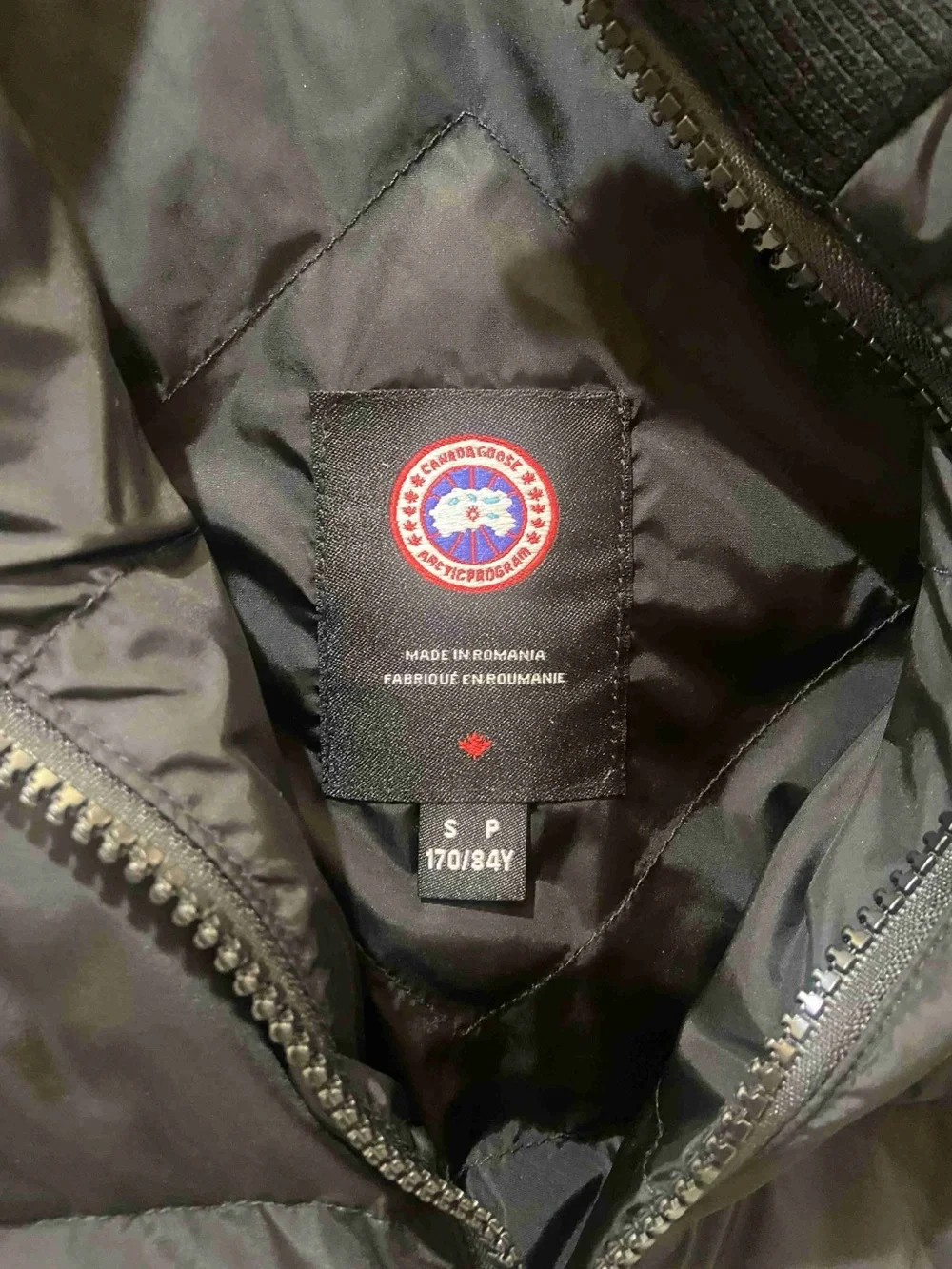 Canada Goose. cropped quilted