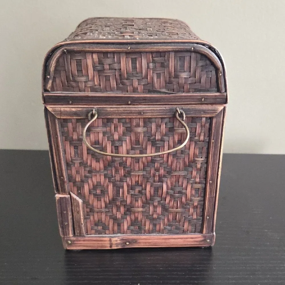 N/A vintage intricately