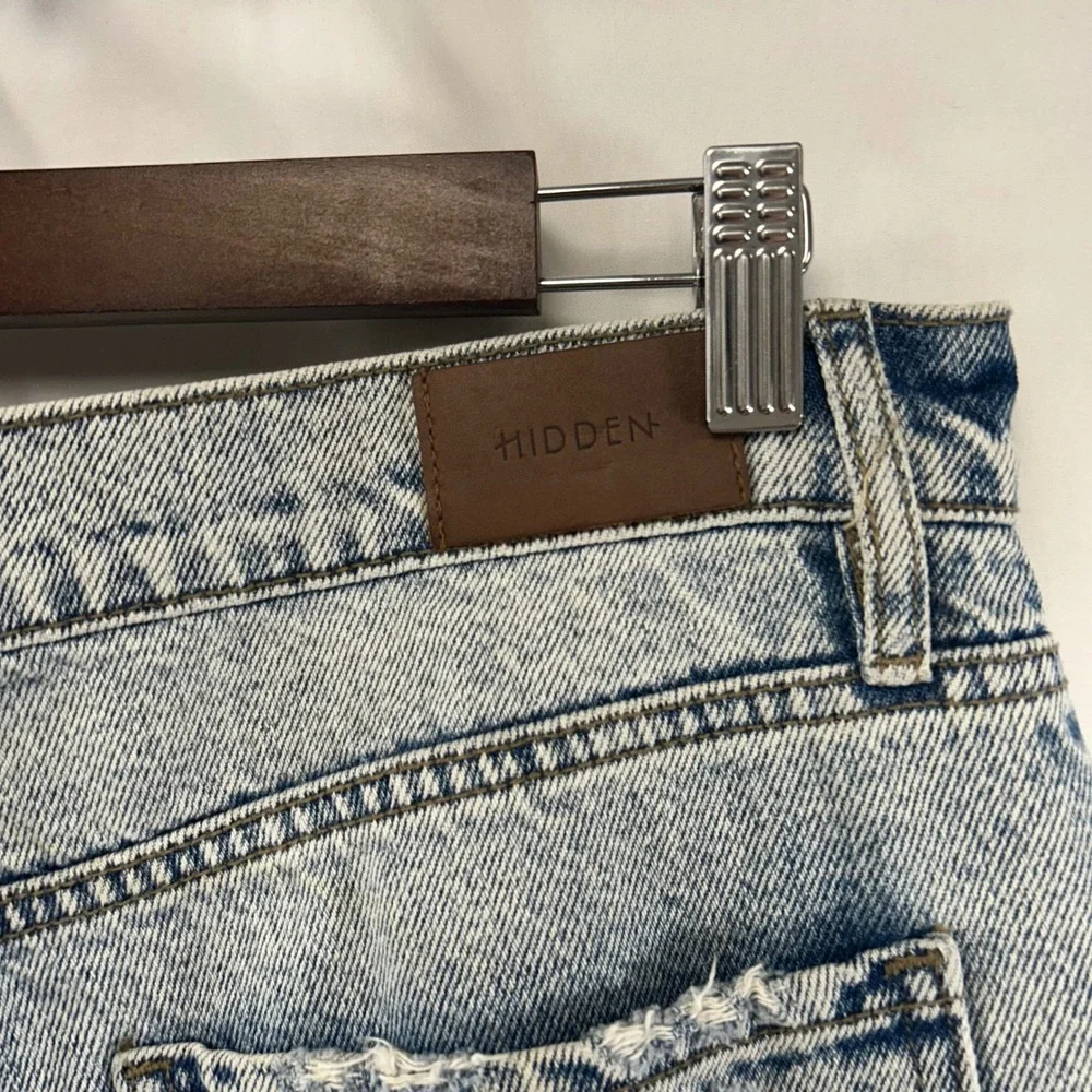 Hidden Jeans note small