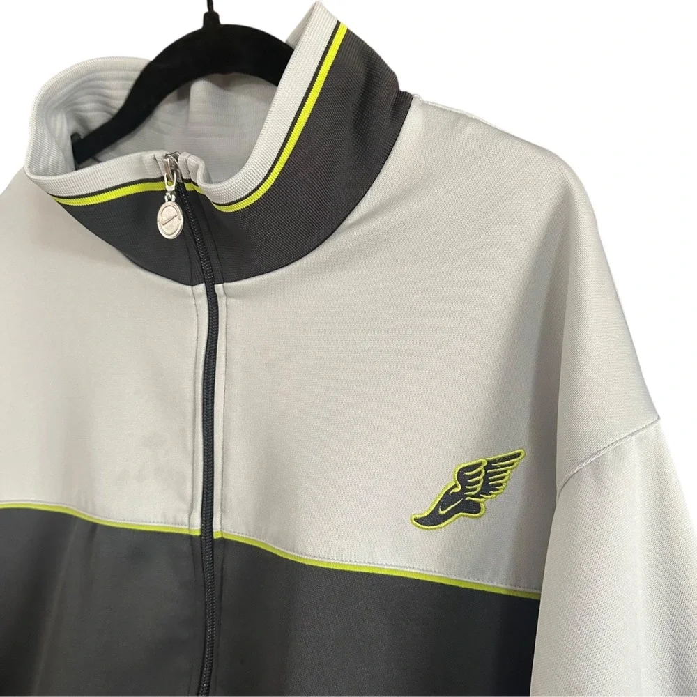 Nike track features