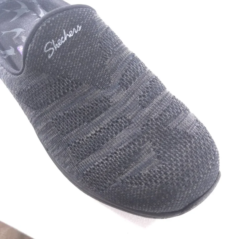 Skechers gently used