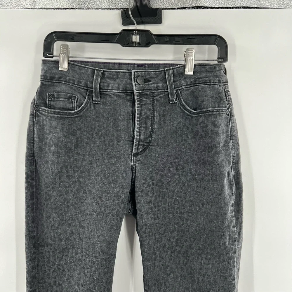 NYDJ shop confidence