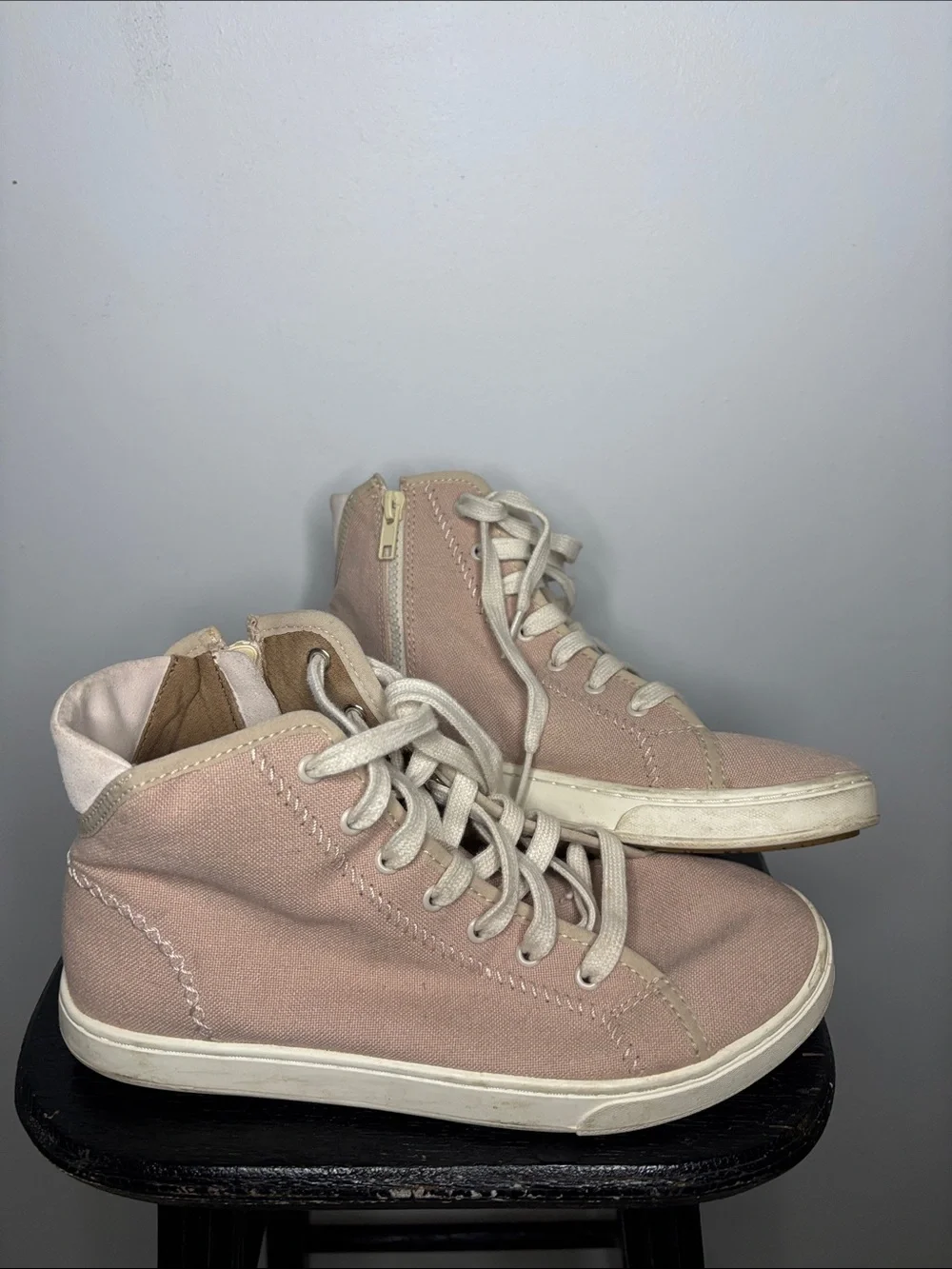 OluKai casual high