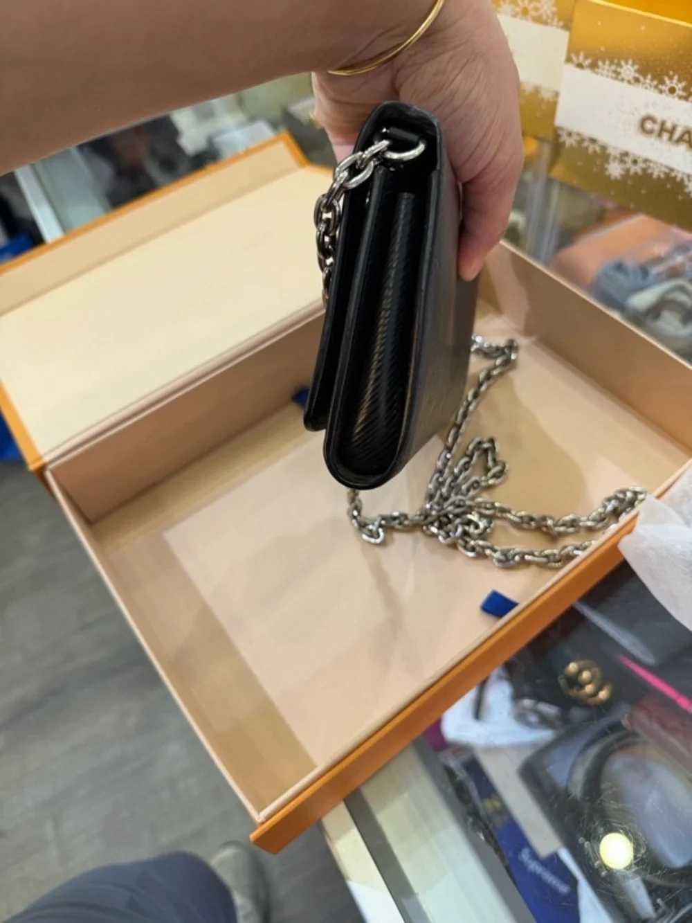 Louis Vuitton compact black