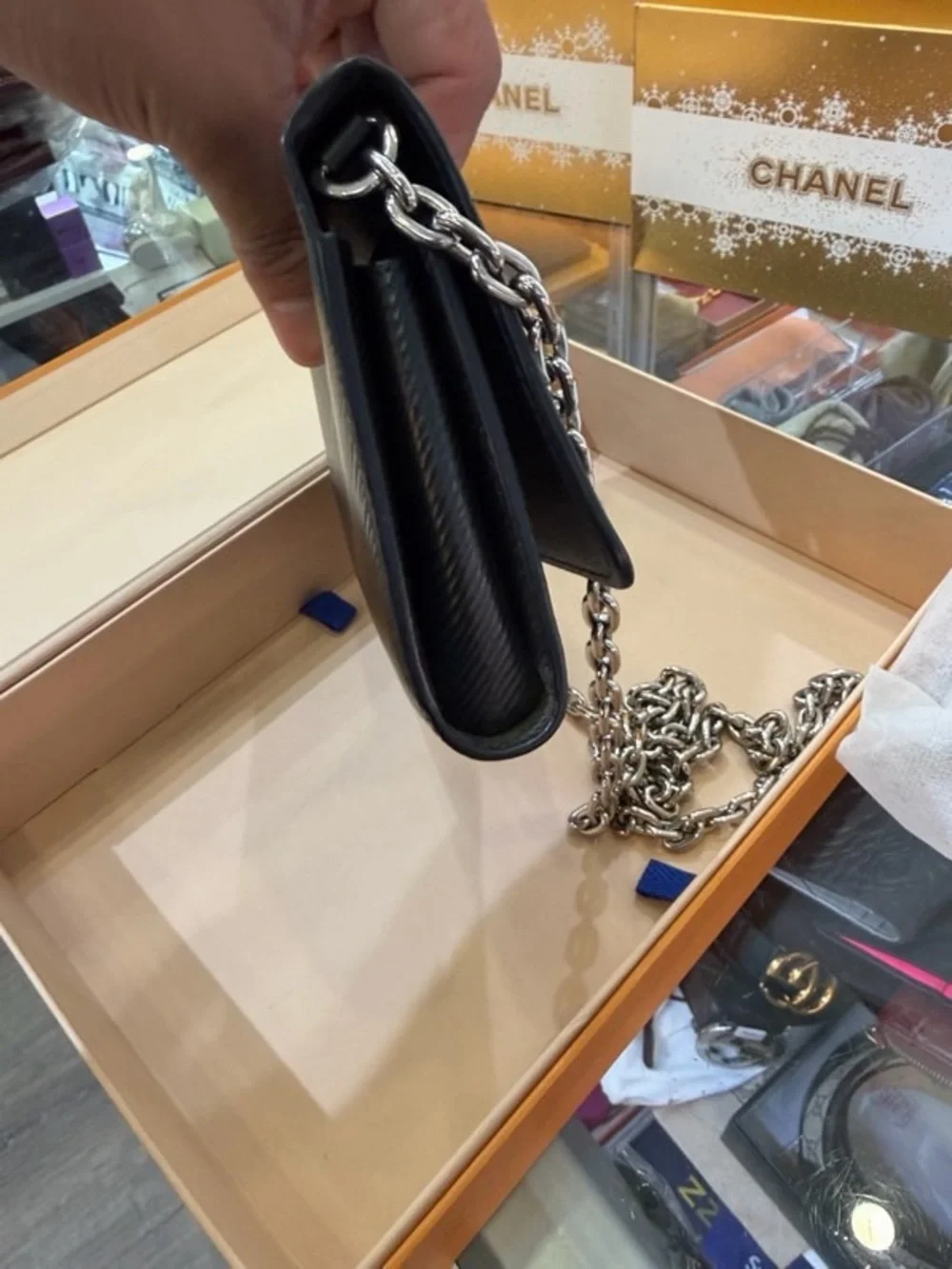 Louis Vuitton compact black