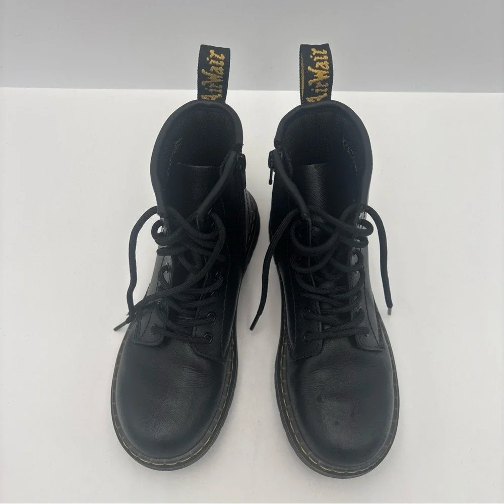 Dr. Martens stylish leather iconic