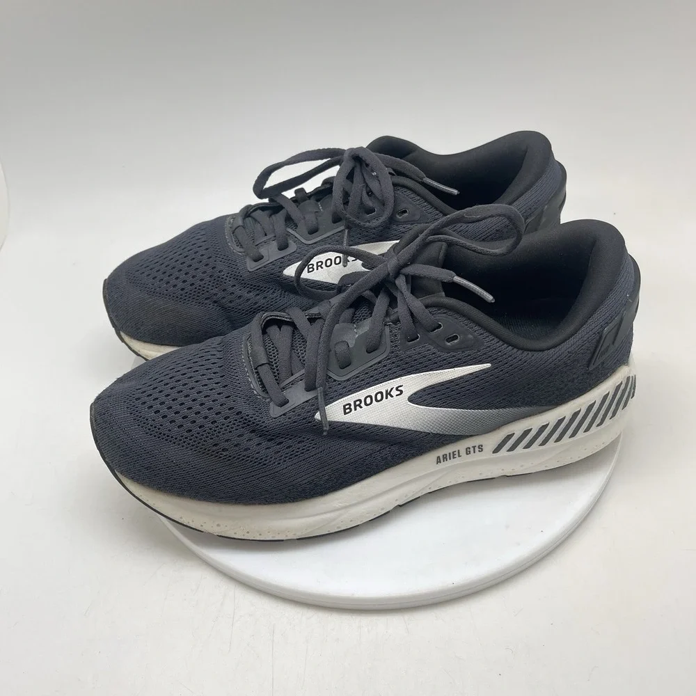 Brooks size womens