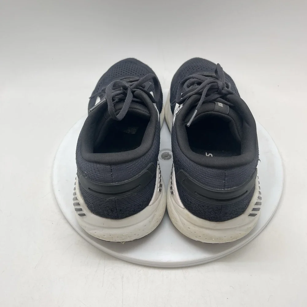 Brooks size womens