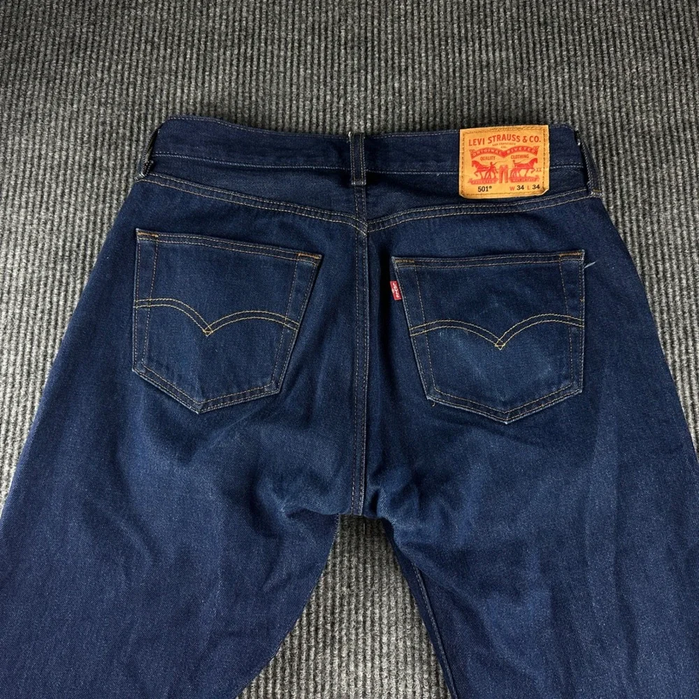 Levis offers red leather