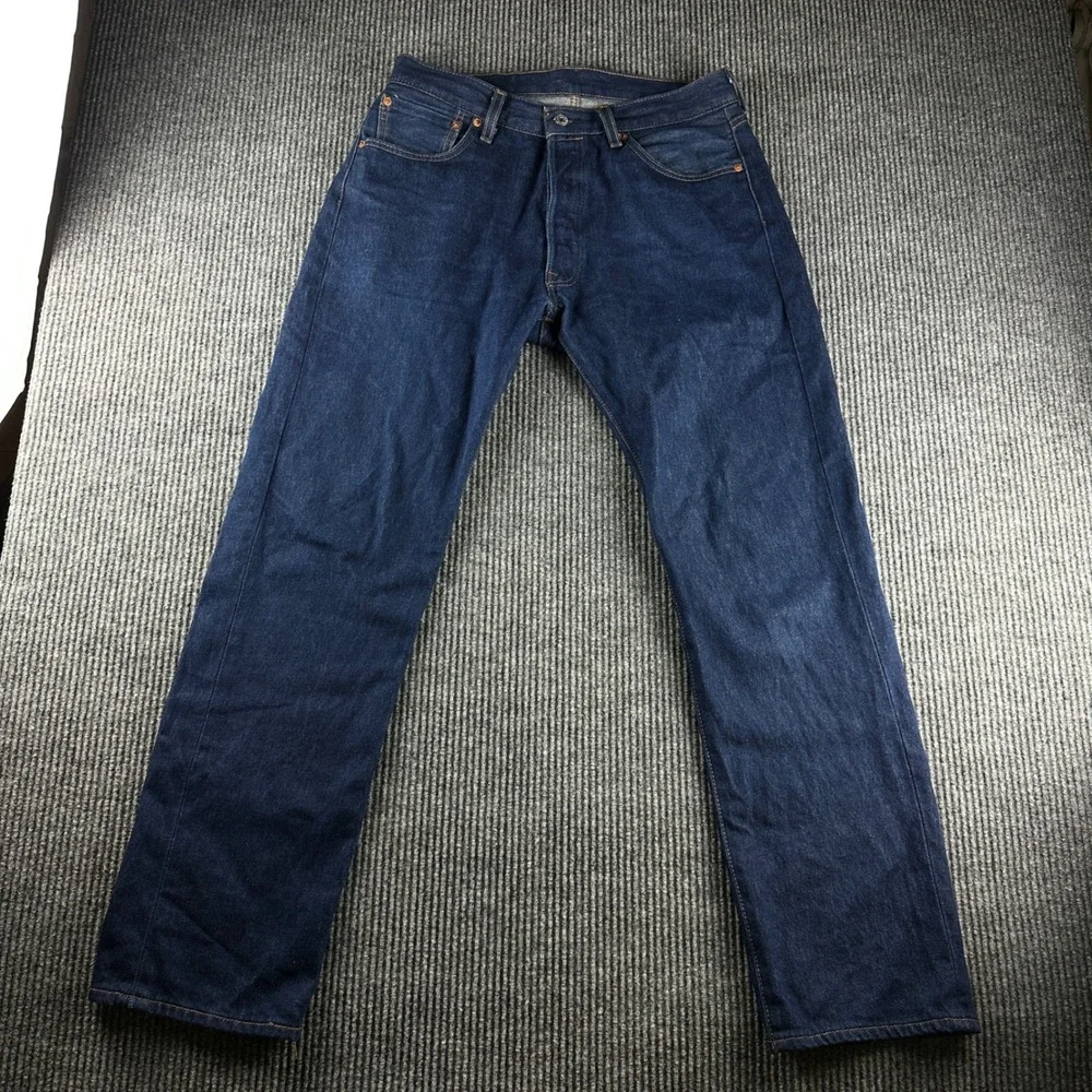 Levis timeless pocket
