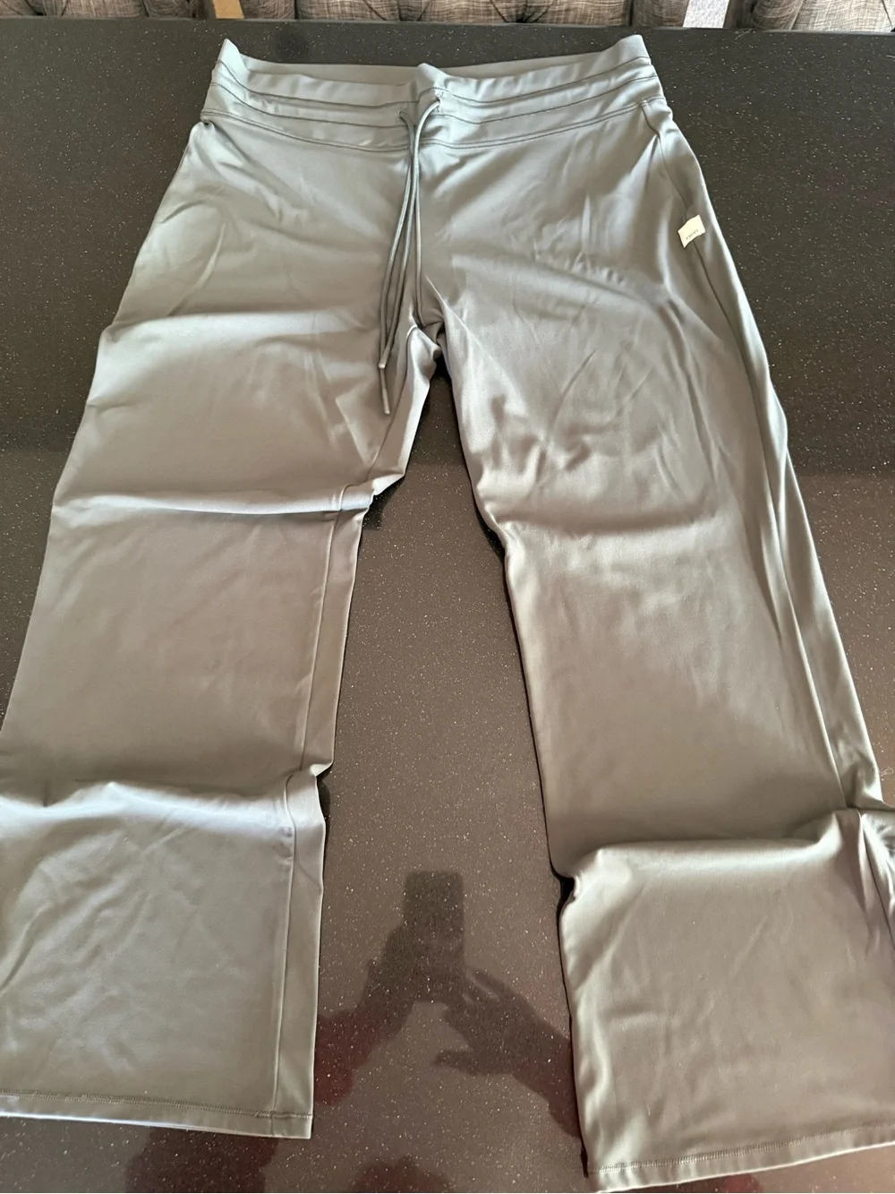 Vuori Women's Cropped Drawstring Pants